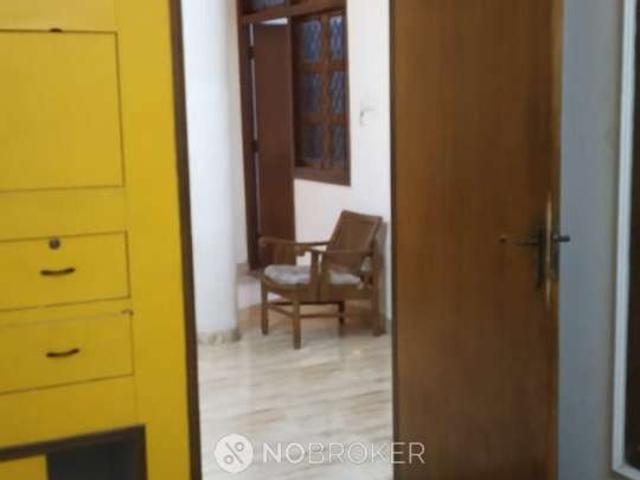 Flat for rent in South Delhi, Deri
