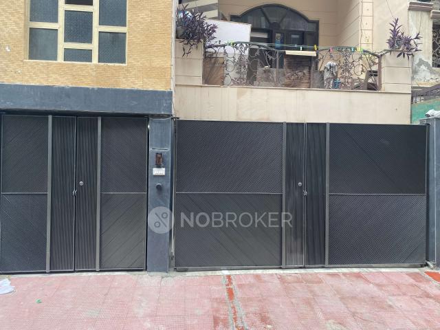 Flat for rent in West Delhi, Deri