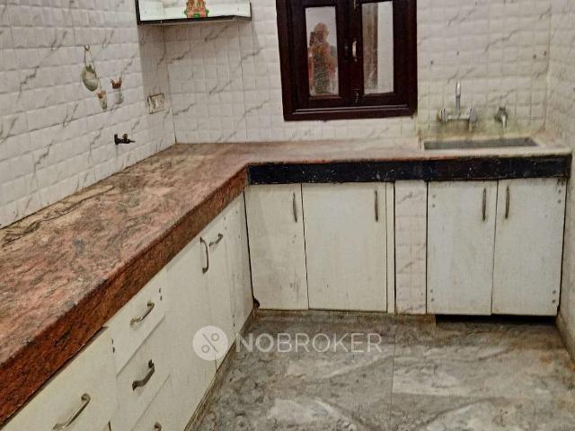 Flat for rent in Deri