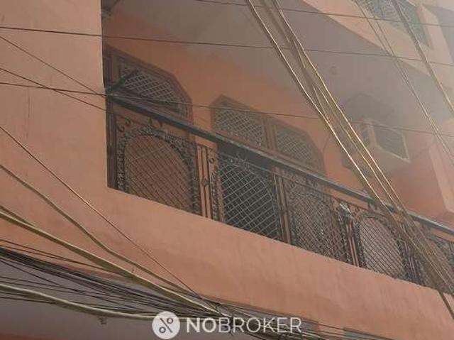 Flat for rent in East Delhi, Deri