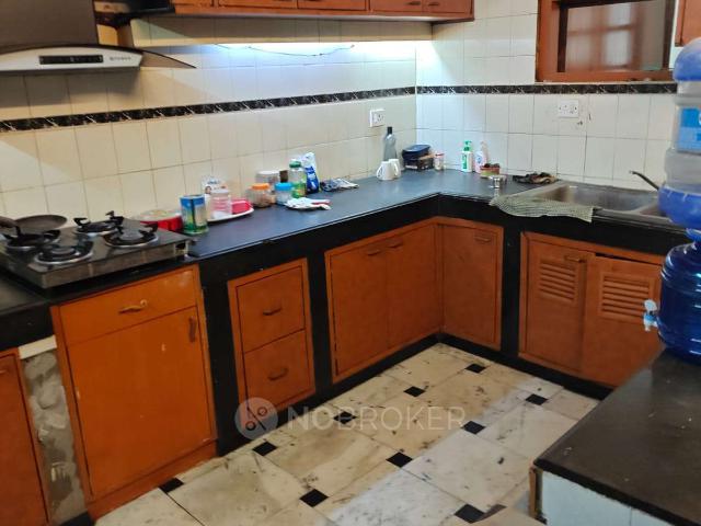 Flat for rent in South Delhi, Deri