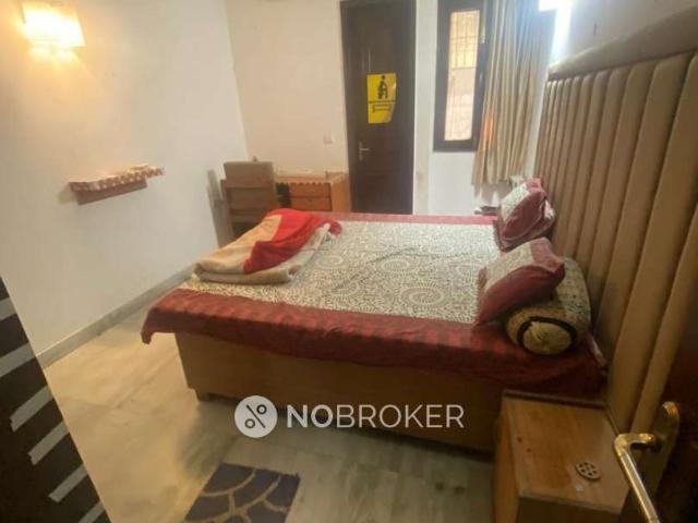 Flat for rent in South Delhi, Deri