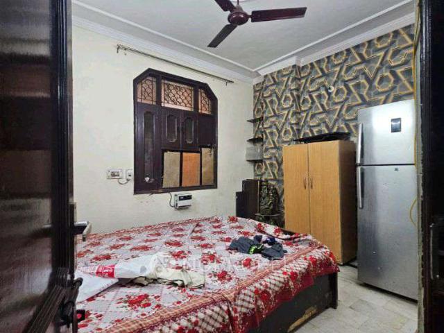Flat for rent in West Delhi, Deri