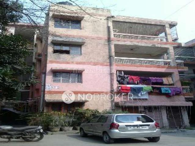 Flat for rent in Deri