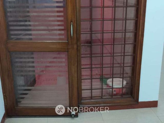 Flat for rent in South Delhi, Deri