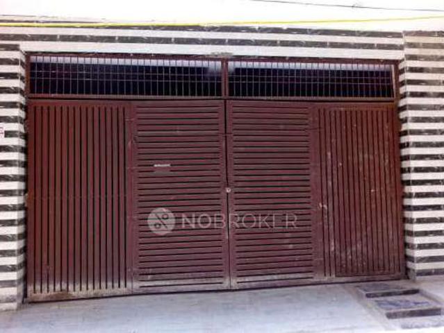 Flat for sale in West Delhi, Deri