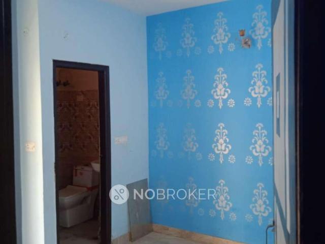 Flat for sale in West Delhi, Deri