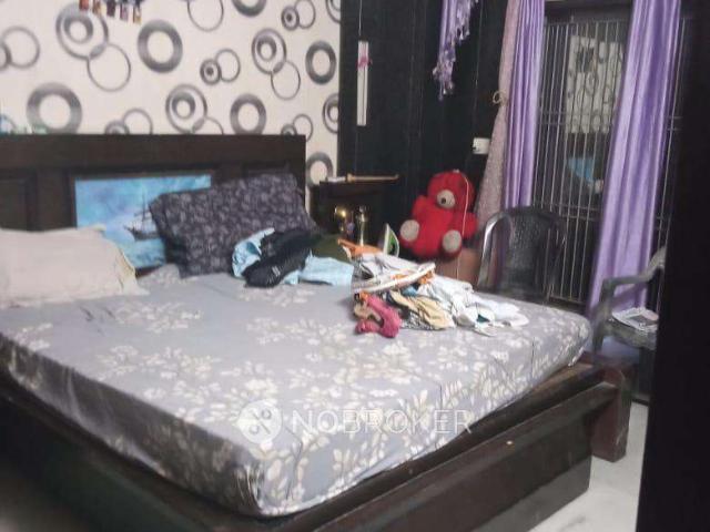 Flat for sale in West Delhi, Deri