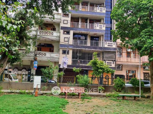 Flat for sale in North Delhi, Deri