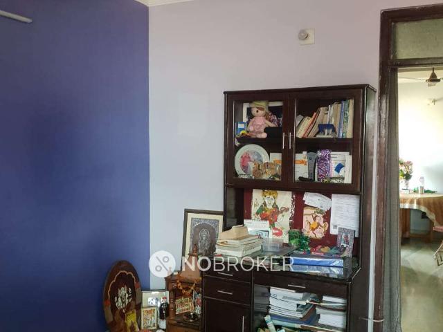 Flat for sale in South West Delhi, Deri