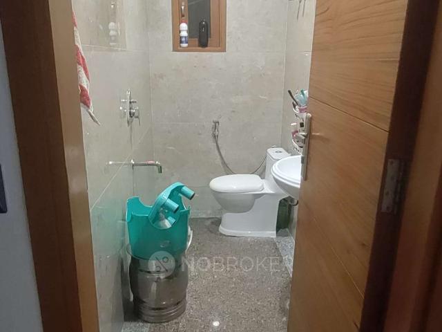 Flat for sale in South Delhi, Deri
