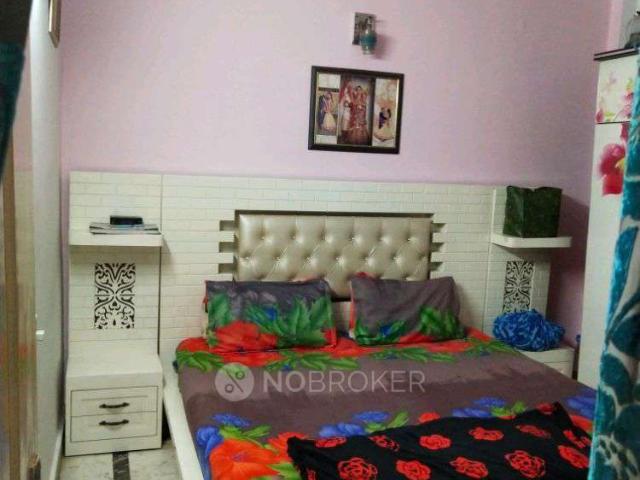Flat for sale in West Delhi, Deri