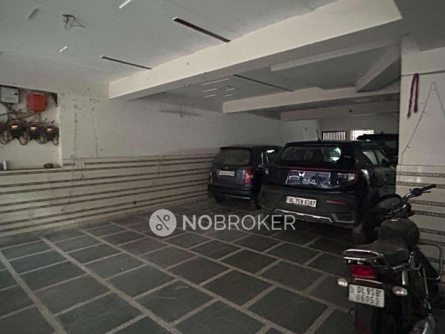 Flat for sale in West Delhi, Deri