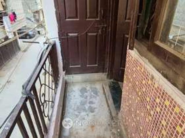 Flat for sale in South West Delhi, Deri