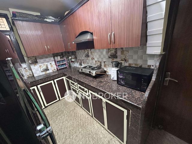 Flat for sale in West Delhi, Deri