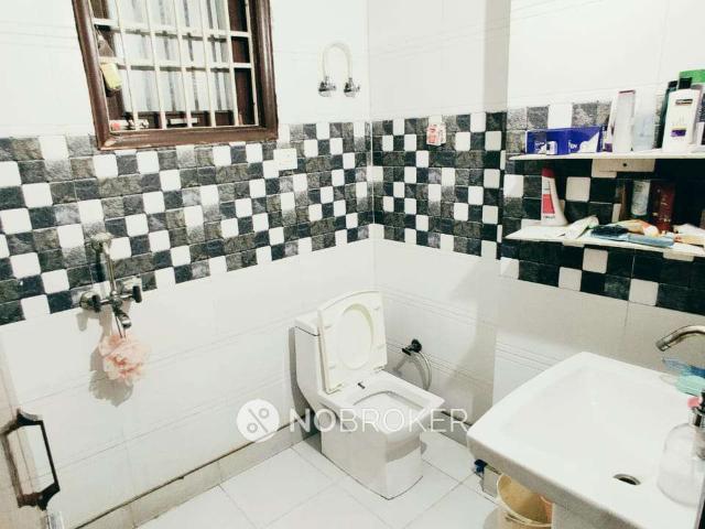 Flat for sale in West Delhi, Deri