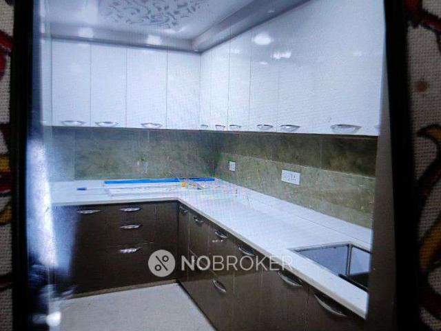 Flat for sale in North East Delhi, Deri