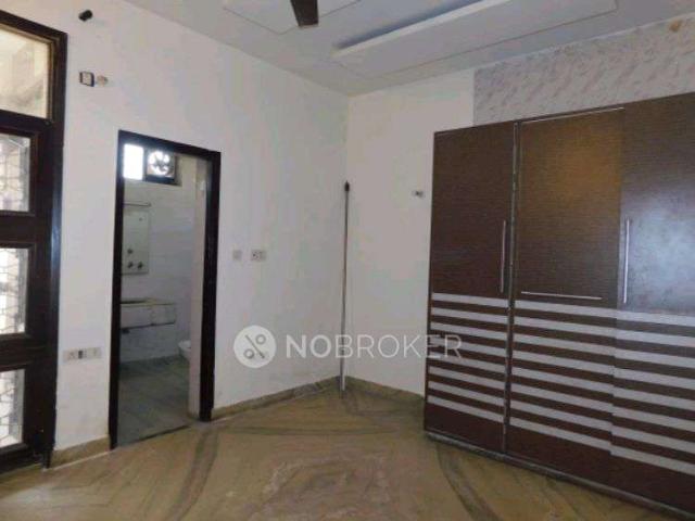 Flat for rent in North West Delhi, Deri