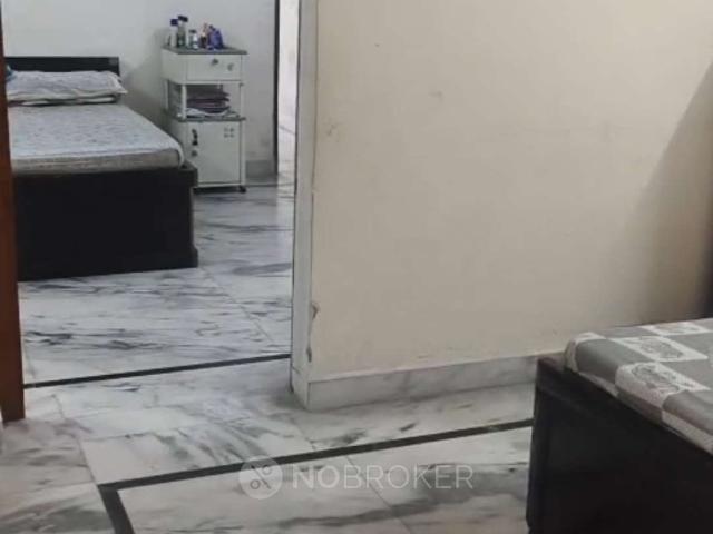Flat for sale in West Delhi, Deri