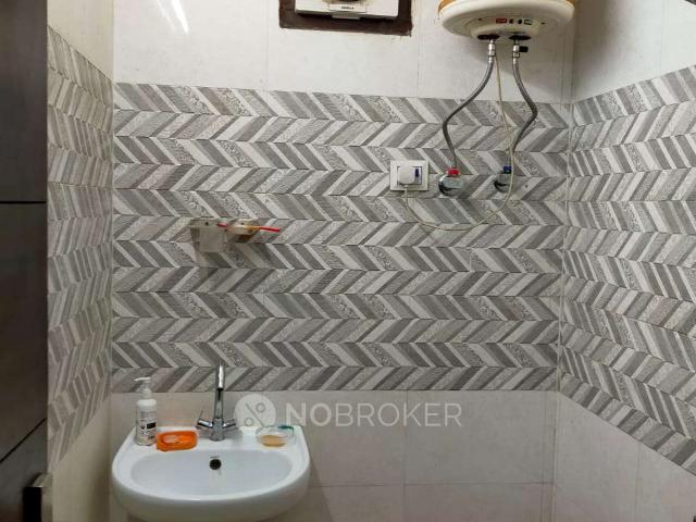 Flat for sale in North West Delhi, Deri