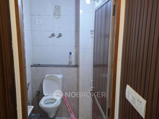 Flat for rent in South Delhi, Deri