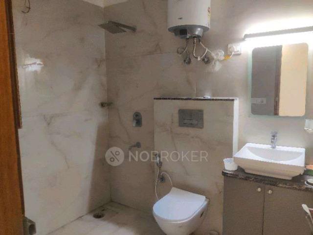 Flat for rent in South Delhi, Deri