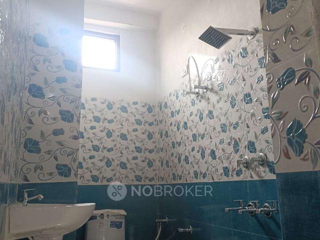 Flat for sale in Indraprastha Colony, Delhi