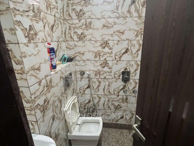 Flat for rent in West Delhi, Deri
