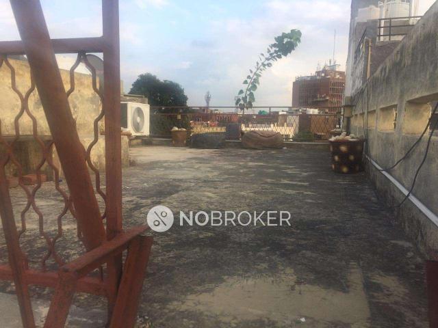 Flat for sale in South West Delhi, Deri