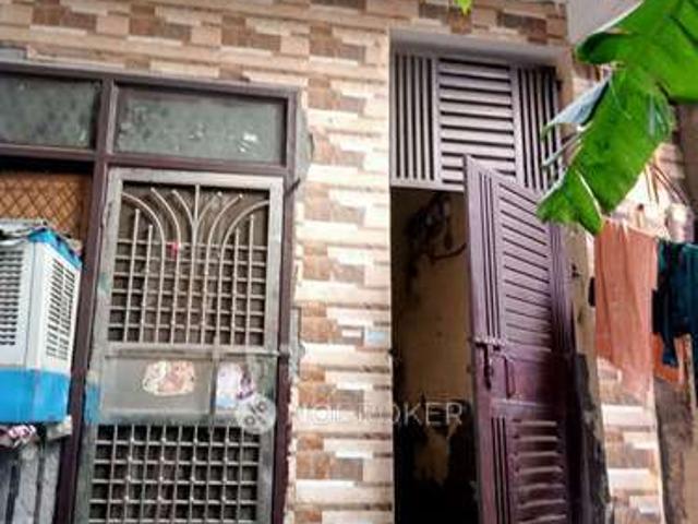 Flat for sale in East Delhi, Deri