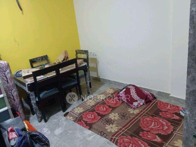 Flat for sale in West Delhi, Deri