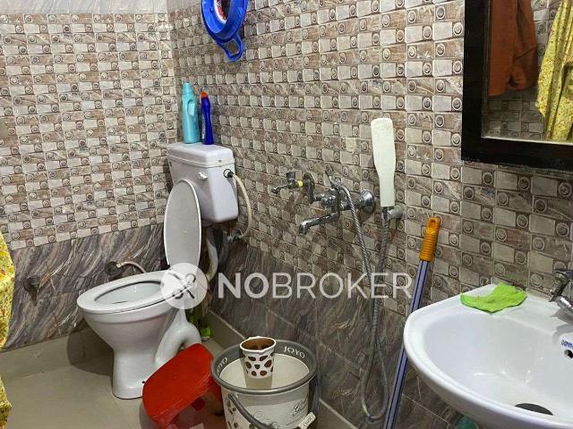 Flat for sale in West Delhi, Deri
