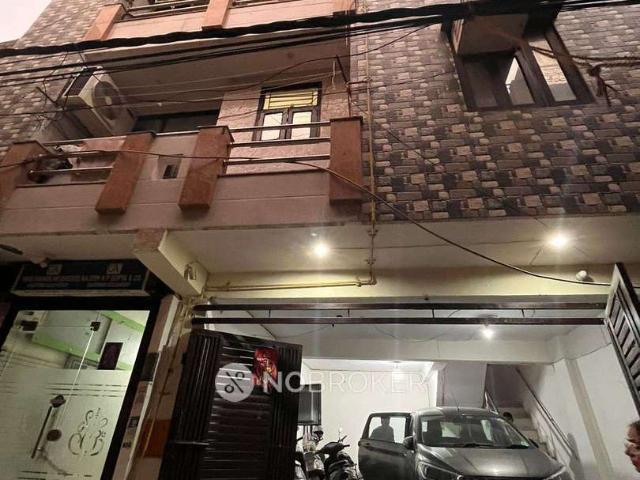 Flat for sale in West Delhi, Deri