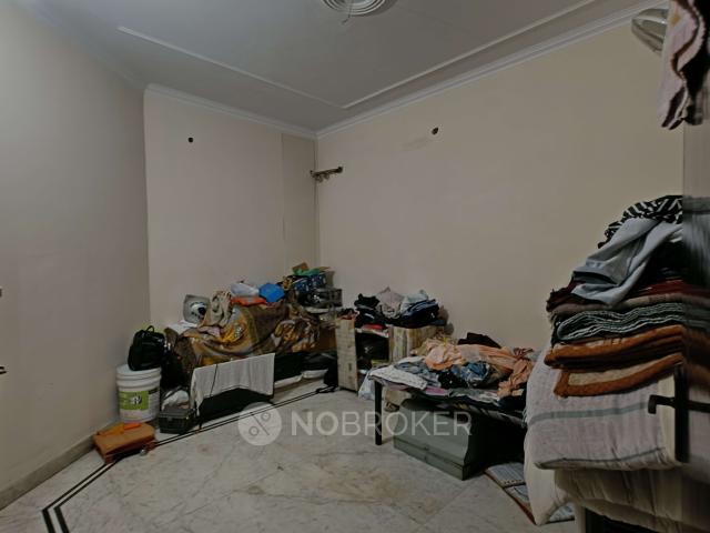Flat for sale in West Delhi, Deri