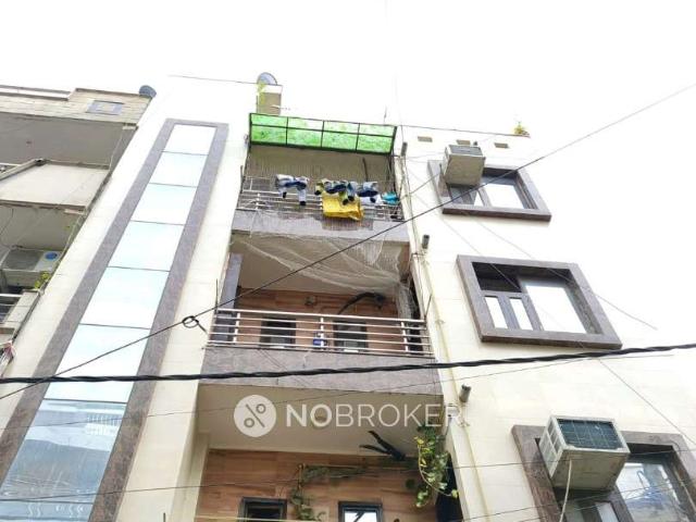 Flat for sale in North West Delhi, Deri