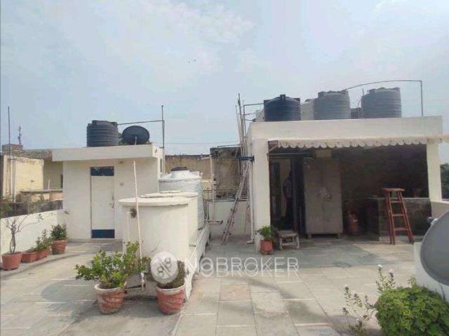 Flat for sale in West Delhi, Deri