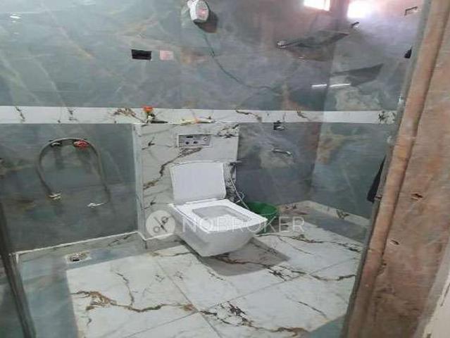 Flat for sale in South West Delhi, Deri