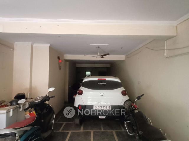 Flat for sale in South West Delhi, Deri