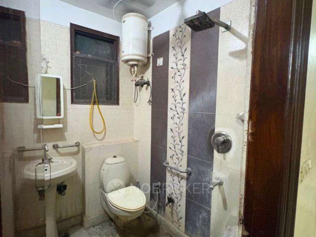 Flat for rent in East Delhi, Deri