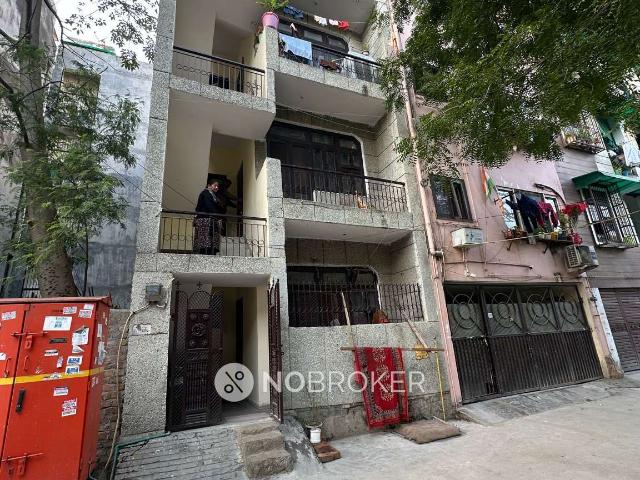Flat for sale in West Delhi, Deri