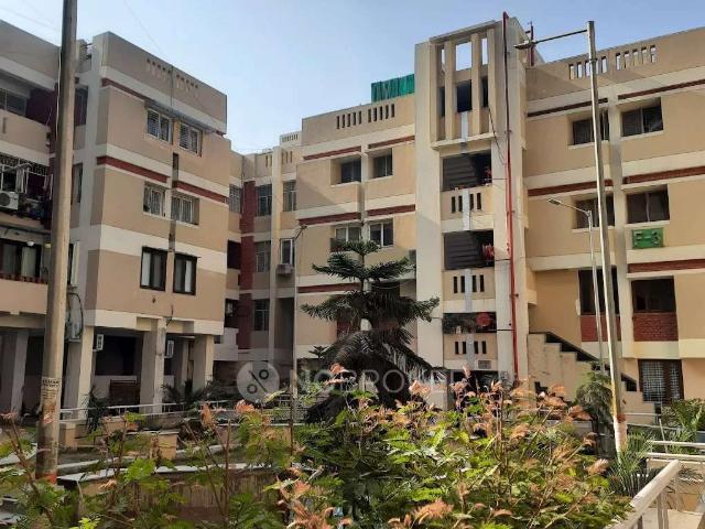 Flat for rent in Deri
