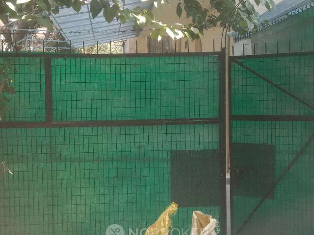 Flat for rent in South Delhi, Deri