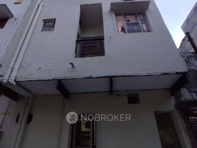Flat for sale in North Delhi, Deri