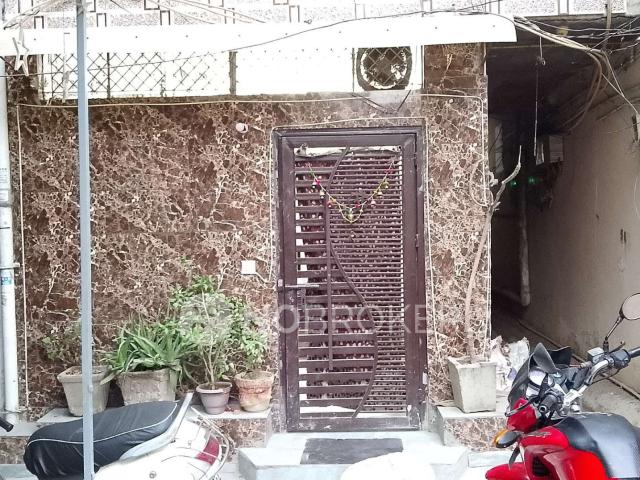 Flat for sale in West Delhi, Deri