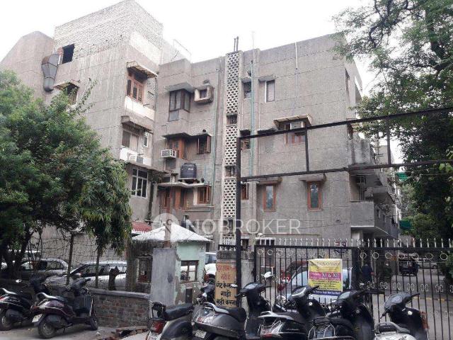 Flat for sale in North Delhi, Deri