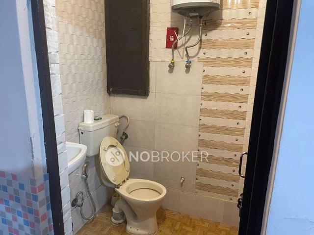Flat for rent in Pitampura, Delhi