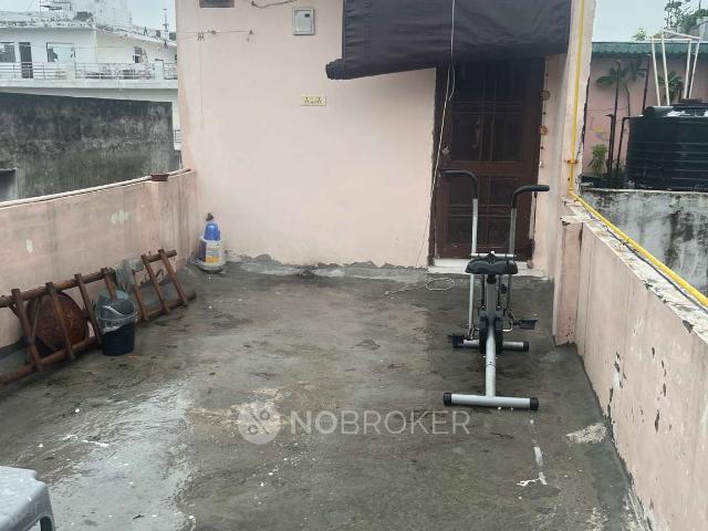 Flat for sale in West Delhi, Deri