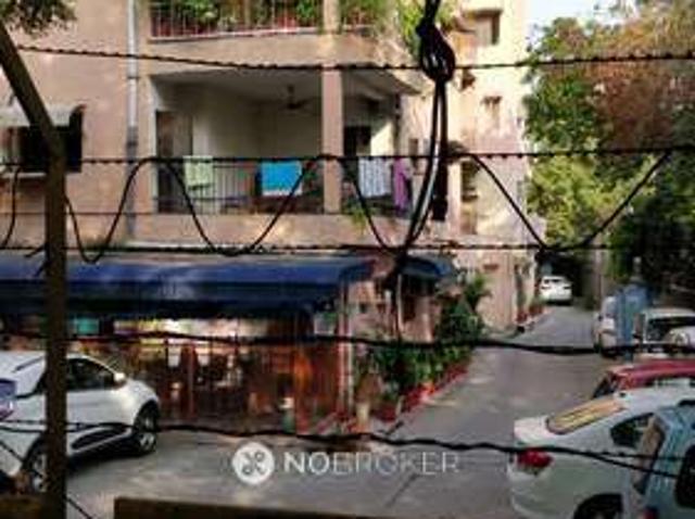 Flat for sale in North Delhi, Deri