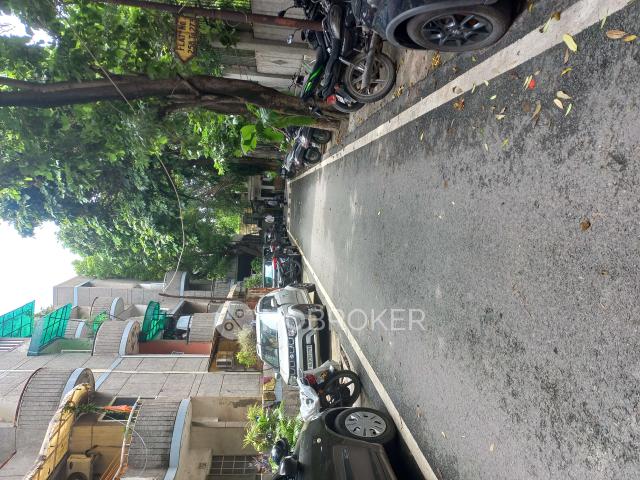 Flat for sale in South West Delhi, Deri