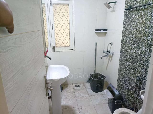 Flat for rent in East Delhi, Deri